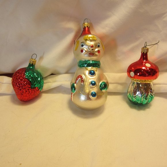 VTG 80'S SET OF 3 GLASS ORNAMENTS, SHINY, VIBRANT COLOR - Picture 1 of 4